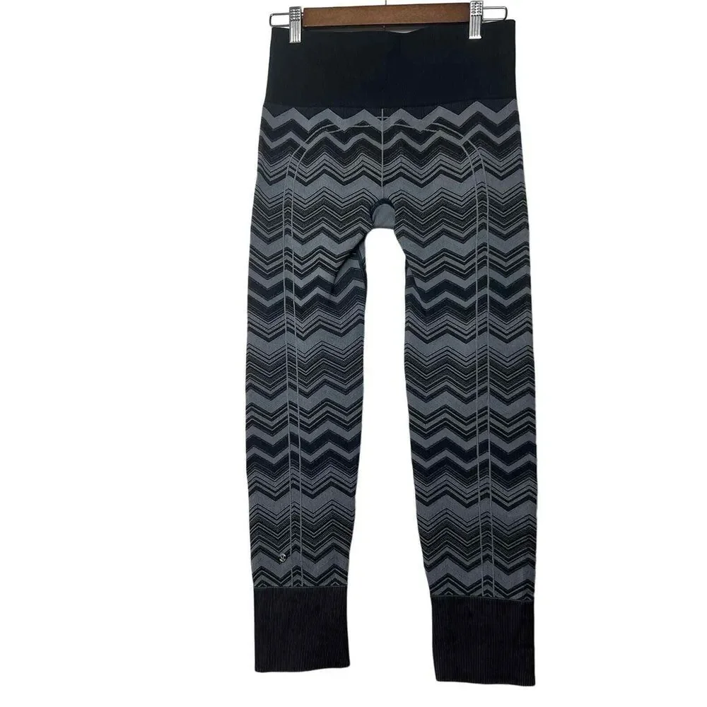 Lululemon Heathered‎ Slate Black Gray Chevron Ebb to Street Pant Legging Size 6 - Picture 3 of 5